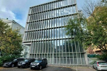Отдельно стоящее здание, 6300 м²
