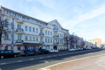 Отдельно стоящее здание, 2004 м²