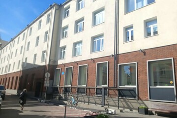 none, 220 м², 1/4 эт.