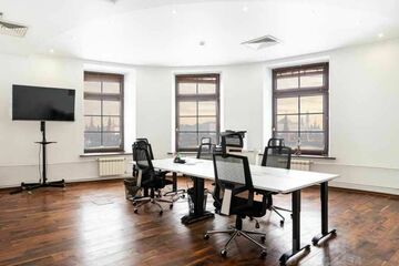 Отдельно стоящее здание, 2555 м²