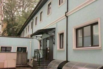 Отдельно стоящее здание, 581 м²