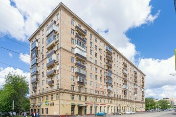 Помещение своб.назн., 180 м², 1/10 эт.