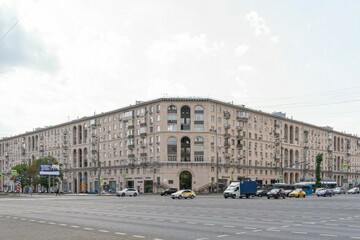 Помещение своб.назн., 605 м², 1/8 эт.