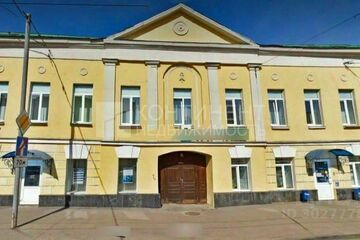 Отдельно стоящее здание, 710 м²