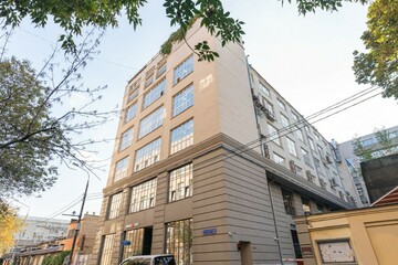 Помещение своб.назн., 175,6 м², 1/7 эт.