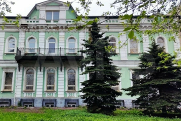 Отдельно стоящее здание, 1749 м²