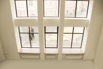 Помещение своб.назн., 308 м², 1/7 эт.