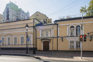 Отдельно стоящее здание, 1493 м²