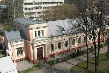 Отдельно стоящее здание, 242,5 м²