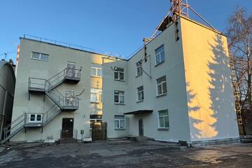 Отдельно стоящее здание, 1054 м²