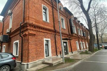 Отдельно стоящее здание, 1577 м²