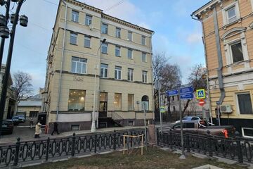 Помещение своб.назн., 330 м², 1/4 эт.