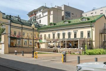 Отдельно стоящее здание, 900 м²