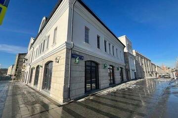 Отдельно стоящее здание, 3360 м²