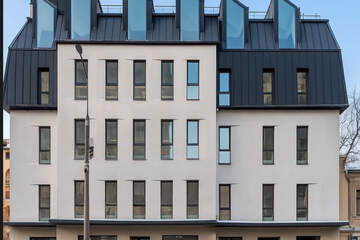 Отдельно стоящее здание, 2100 м²