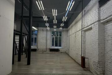 Помещение своб.назн., 120 м², 1/2 эт.