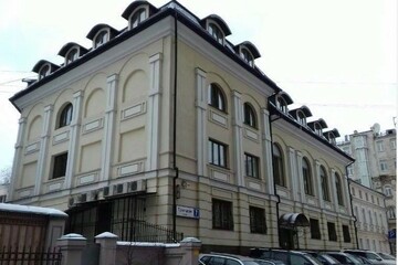 Отдельно стоящее здание, 1260 м²