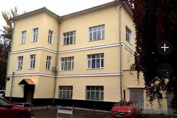 Отдельно стоящее здание, 735 м²