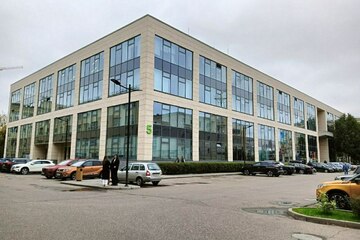 Помещение своб.назн., 2490 м², 1/4 эт.