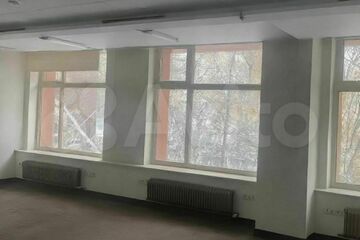 Отдельно стоящее здание, 533 м²
